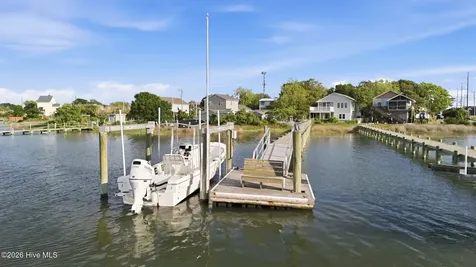 1510 Avery Street Morehead City NC 28557
