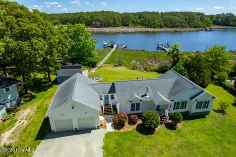 738 Dawson Creek Road Arapahoe NC 28510