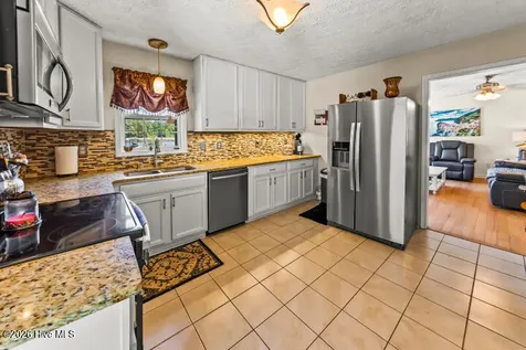 738 Dawson Creek Road Arapahoe NC 28510