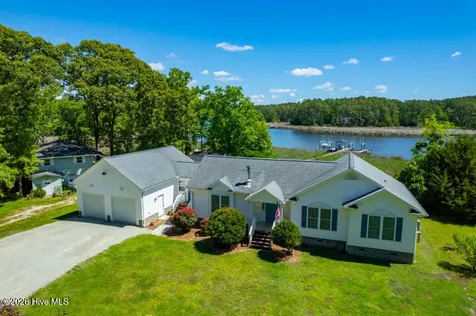 738 Dawson Creek Road Arapahoe NC 28510