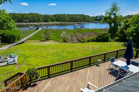 738 Dawson Creek Road Arapahoe NC 28510