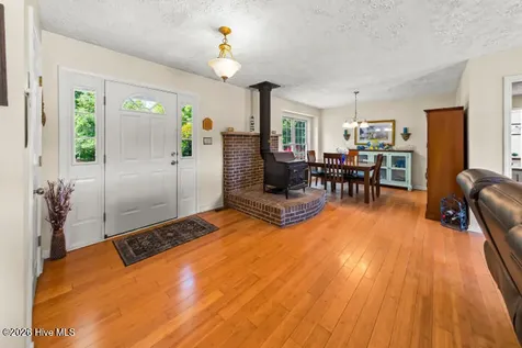 738 Dawson Creek Road Arapahoe NC 28510