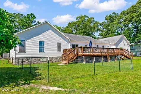 738 Dawson Creek Road Arapahoe NC 28510