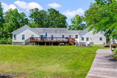 738 Dawson Creek Road Arapahoe NC 28510