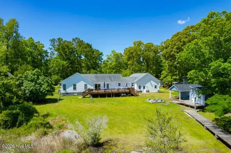 738 Dawson Creek Road Arapahoe NC 28510
