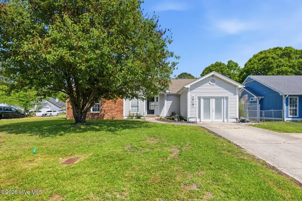 2619 Idlebrook Circle Midway Park NC 28544