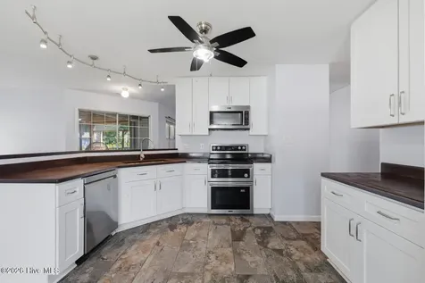 2619 Idlebrook Circle Midway Park NC 28544