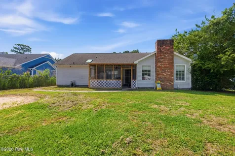 2619 Idlebrook Circle Midway Park NC 28544