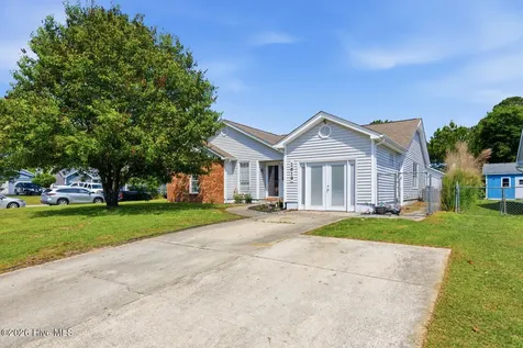 2619 Idlebrook Circle Midway Park NC 28544