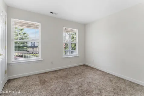 2131 Eleuthera Way Elizabeth City NC 27909