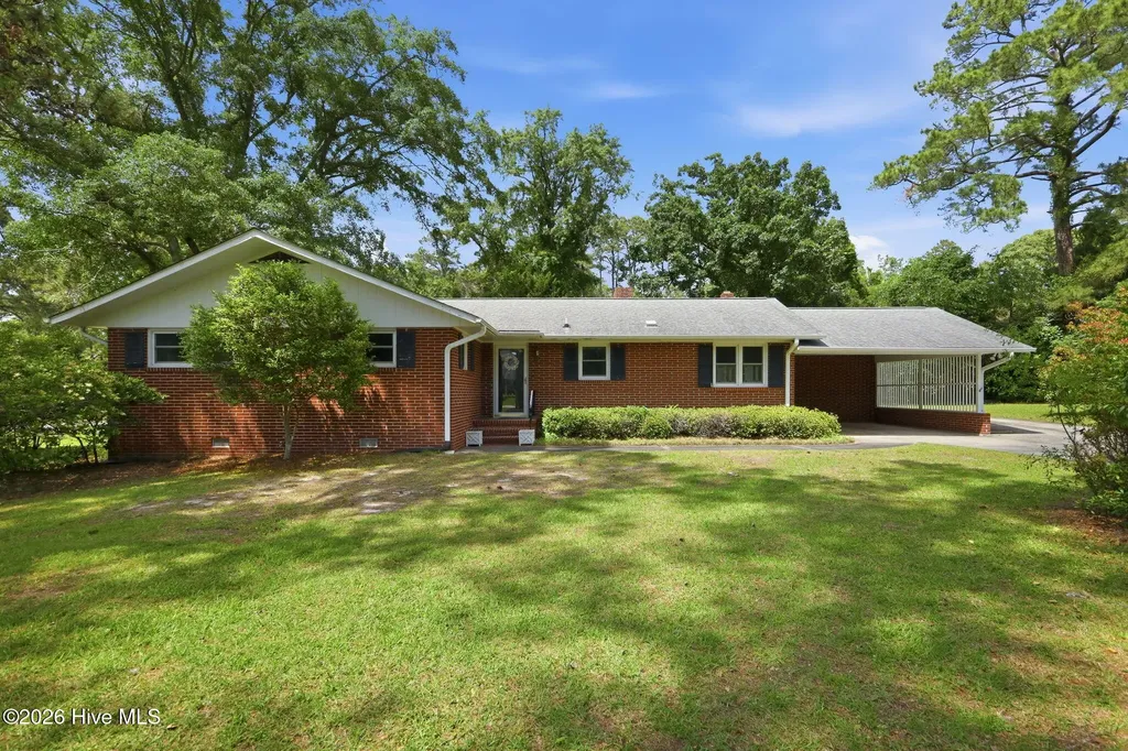 3030 Fairway Road Morehead City NC 28557