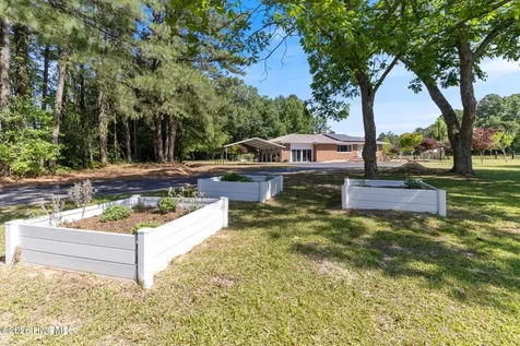 207 Cicero Beatty Road Raeford NC 28376