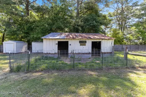 207 Cicero Beatty Road Raeford NC 28376
