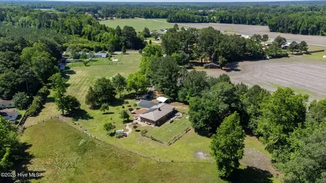 207 Cicero Beatty Road Raeford NC 28376