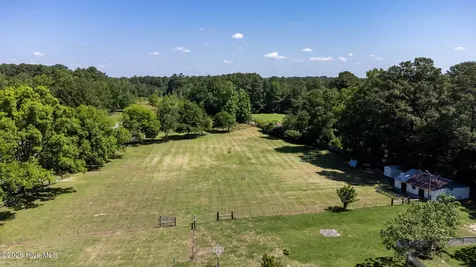 207 Cicero Beatty Road Raeford NC 28376