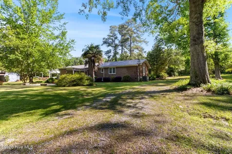 2022 Airport Road Elizabethtown NC 28337