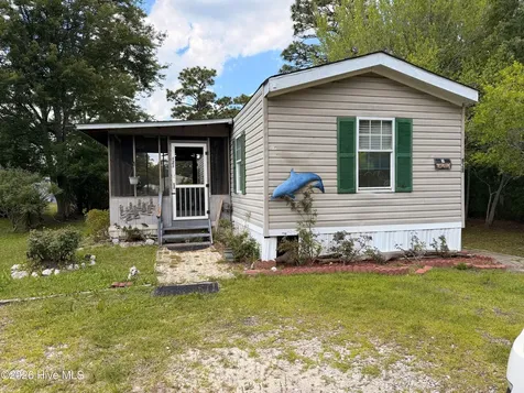 121 S Smith Street Holly Ridge NC 28445