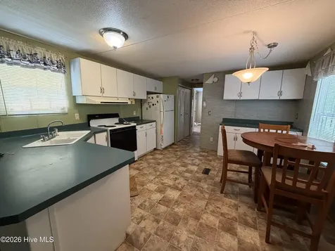 121 S Smith Street Holly Ridge NC 28445