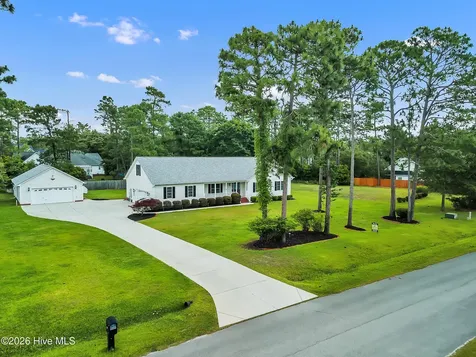 215 Winding Creek Way Hubert NC 28539