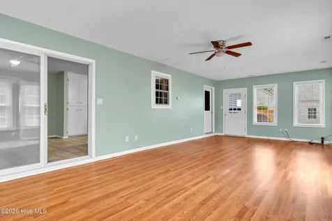 215 Winding Creek Way Hubert NC 28539