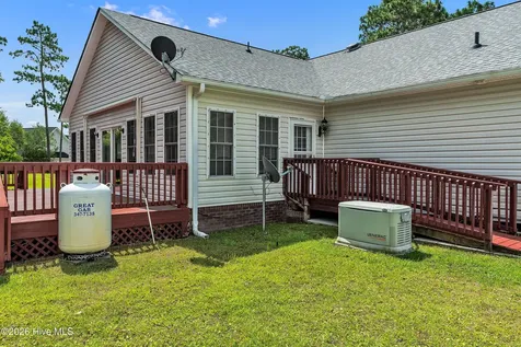 215 Winding Creek Way Hubert NC 28539