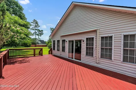 215 Winding Creek Way Hubert NC 28539