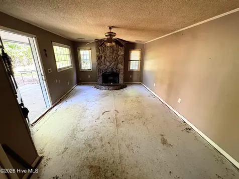 739 Sloop Point Road Hampstead NC 28443