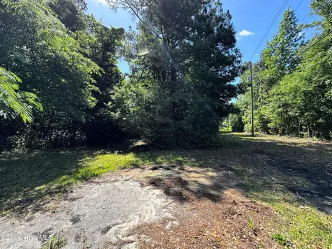 739 Sloop Point Road Hampstead NC 28443