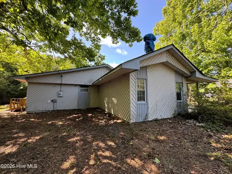 739 Sloop Point Road Hampstead NC 28443