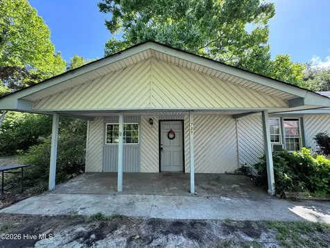 739 Sloop Point Road Hampstead NC 28443