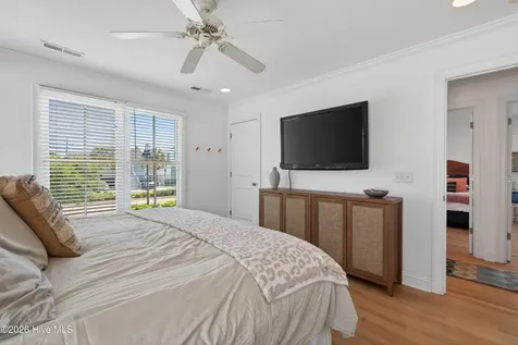 30 W Greensboro Street Wrightsville Beach NC 28480