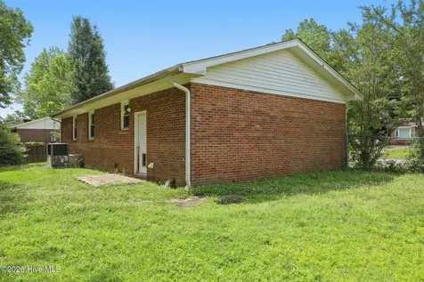 39 Cornell Drive Jacksonville NC 28546