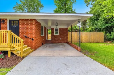203 Sunnyvale Drive Wilmington NC 28412