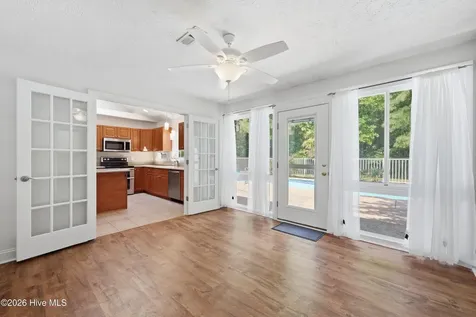 320 Neuchatel Road New Bern NC 28562