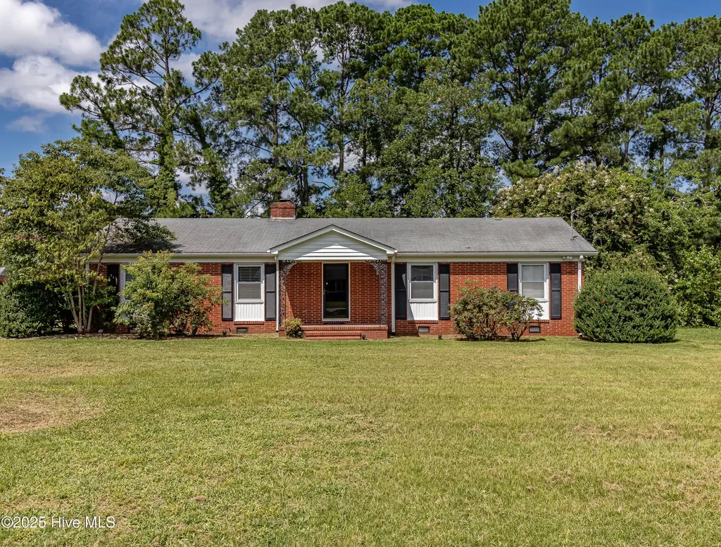 1801 E Azalea Drive Goldsboro NC 27530