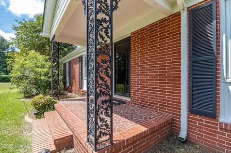 1801 E Azalea Drive Goldsboro NC 27530