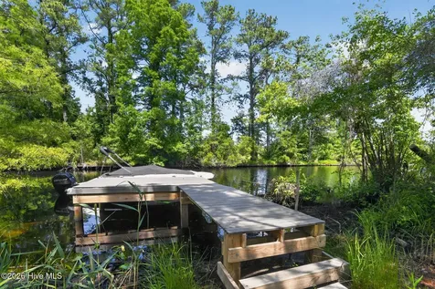 199 Dogwood Trail Elizabeth City NC 27909