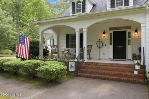 279 Beech Cove Drive Grimesland NC 27837