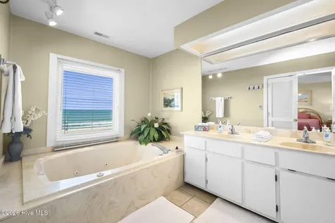 5211 Ocean Drive Emerald Isle NC 28594