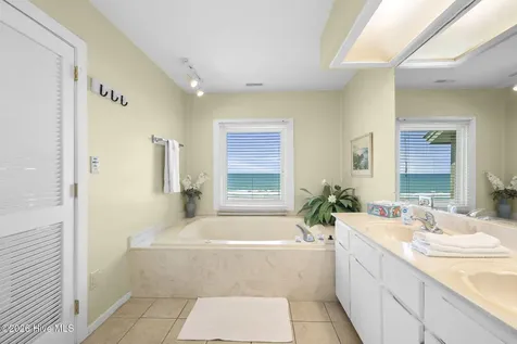 5211 Ocean Drive Emerald Isle NC 28594