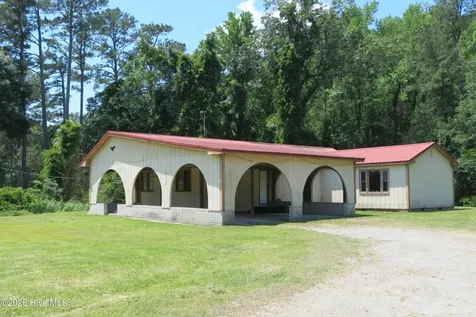 17038 E Nc 55 Highway Bayboro NC 28515