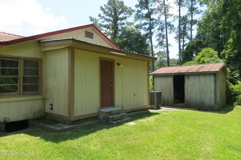 17038 E Nc 55 Highway Bayboro NC 28515