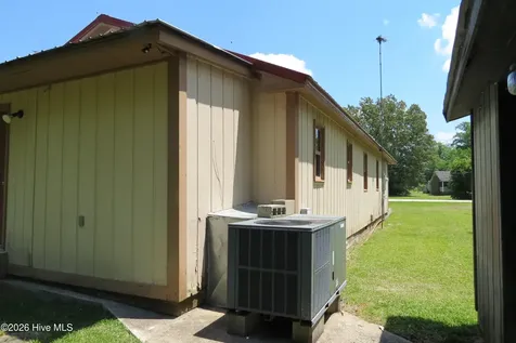 17038 E Nc 55 Highway Bayboro NC 28515