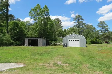 17038 E Nc 55 Highway Bayboro NC 28515