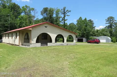 17038 E Nc 55 Highway Bayboro NC 28515