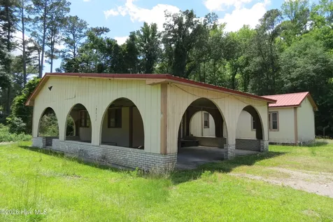 17038 E Nc 55 Highway Bayboro NC 28515