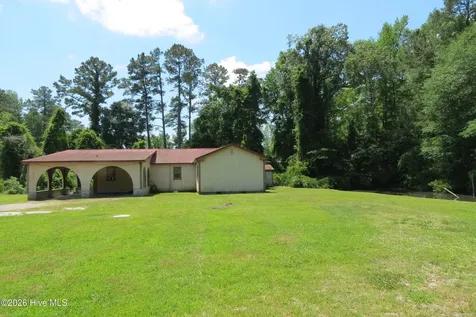17038 E Nc 55 Highway Bayboro NC 28515