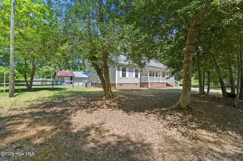 981 Sloop Point Loop Road Hampstead NC 28443