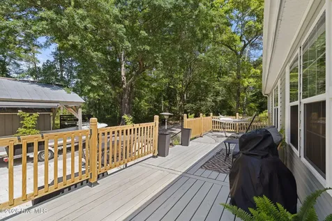 981 Sloop Point Loop Road Hampstead NC 28443