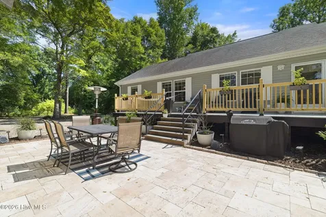 981 Sloop Point Loop Road Hampstead NC 28443